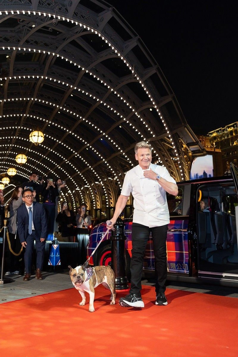 Gordon Ramsay making a notable red-carpet entrance at Gordon Ramsay Pub & Grill at The Londoner Macao_2.jpg